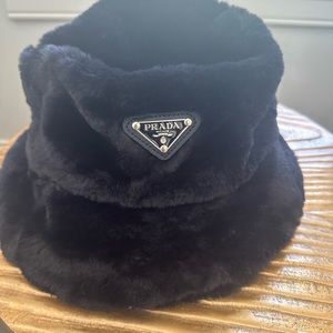 COPY - PRADA Fashion Accessories hat Bucket winter hat fur Black